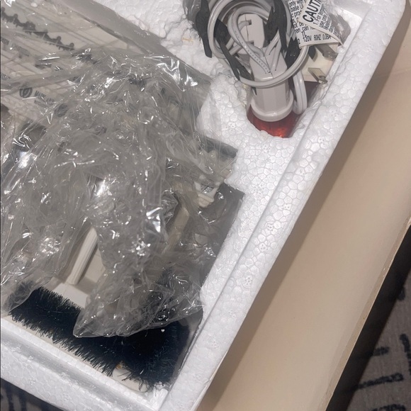 Department 56 American Pride Collection The Lincoln Memorial porcelain statue - Picture 3 of 3